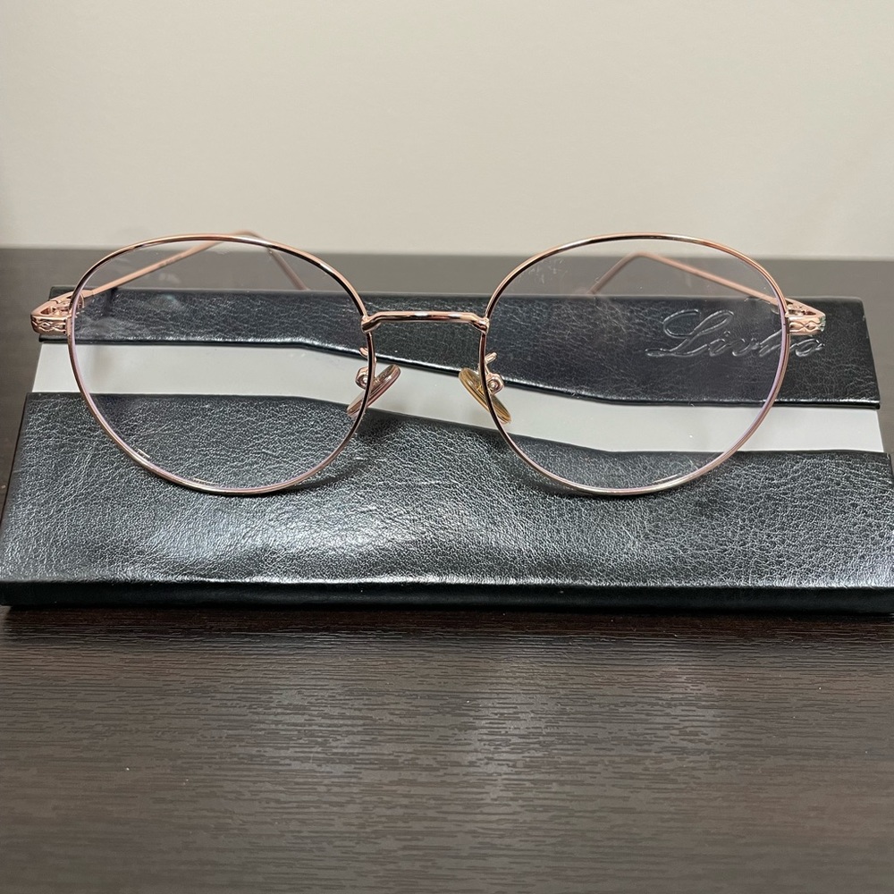 Blue light blocking glasses.  No prescription